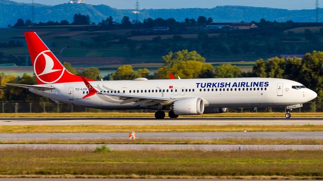 TC-LYA::Turkish Airlines